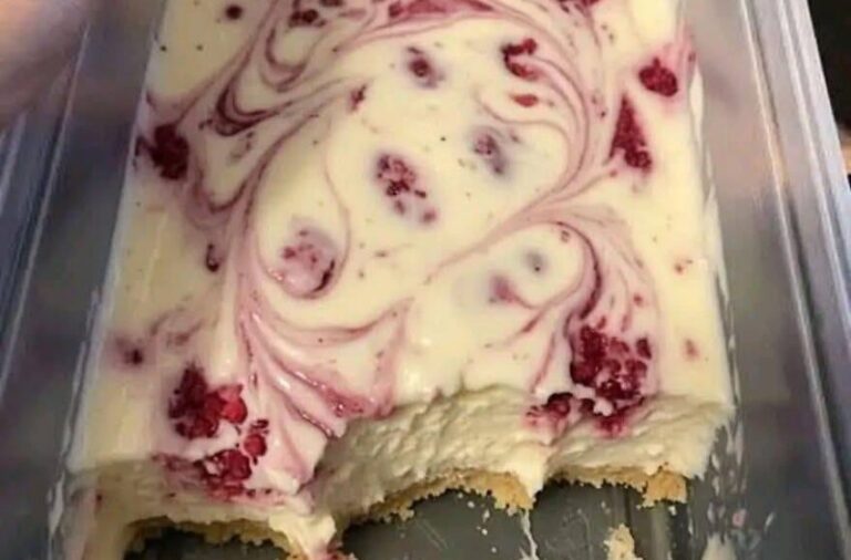 Raspberry-Ripple-Ice-850x560